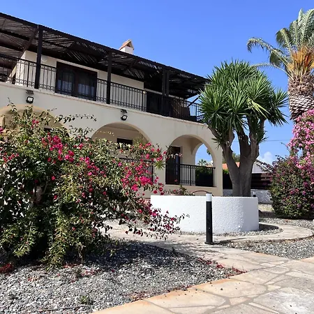 Charming With Private Pool And Garden View Willa
