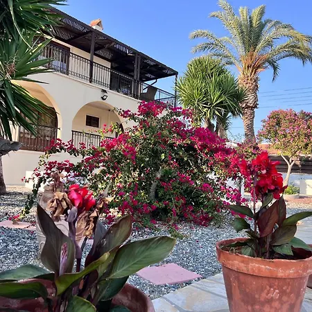 Charming With Private Pool And Garden View Erimi