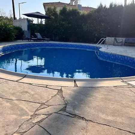 Charming With Private Pool And Garden View * Erimi