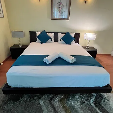 Charming With Private Pool And Garden View