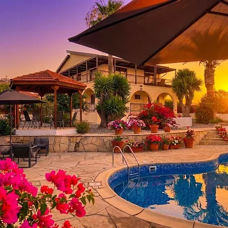Willa Charming With Private Pool And Garden View Erimi