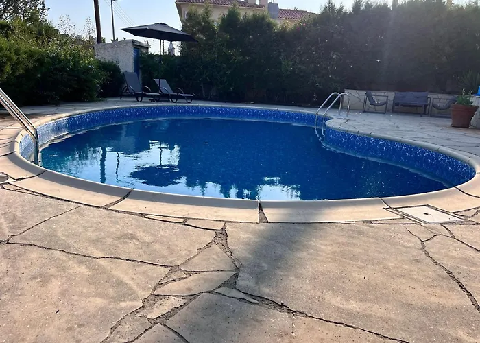 Charming With Private Pool And Garden View * Erimi