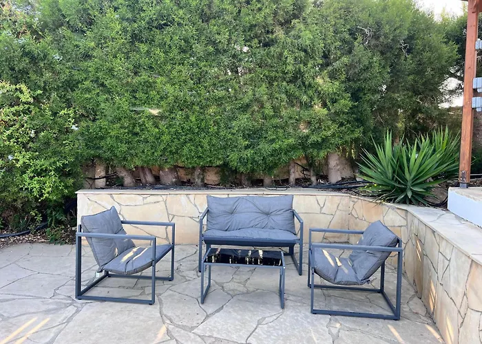 Charming With Private Pool And Garden View Erimi