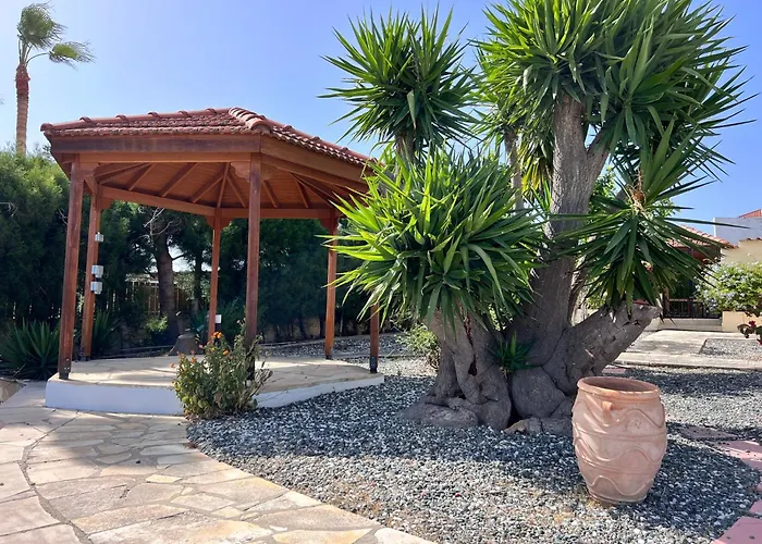 Charming With Private Pool And Garden View ヴィラ *