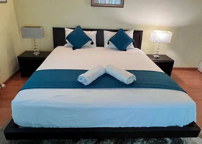 Charming With Private Pool And Garden View